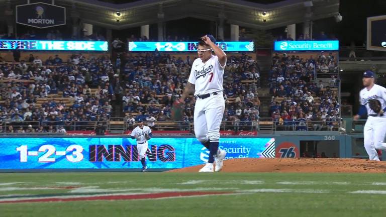 Julio Urías regresó a su nivel mostrado hace un año, aunque salió sin decisión.