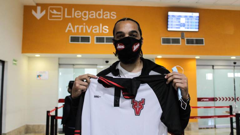 Davin White ya está en Mazatlán, listo para integrarse a la pretemporada de Venados Basketball.