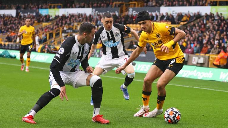 Raúl Jiménez luce en el triunfo del Wolverhampton.