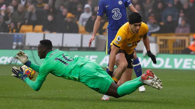 Raúl Jiménez fue titular con los Wolves.