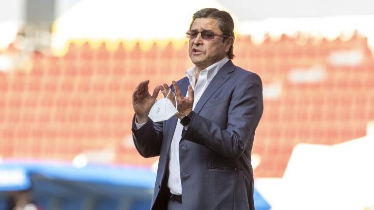 Luis Fernando Tena dejó la dirección técnica de Bravos.