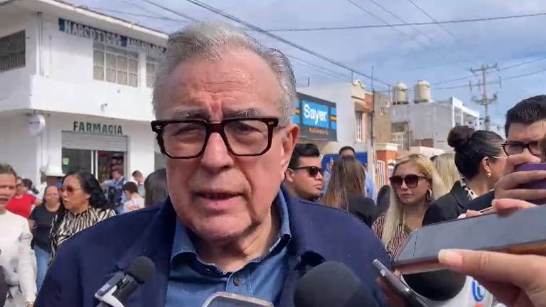 El Gobernador asistió a la inauguración de obra de pavimentación de la avenida Insurgentes en Mazatlán.
