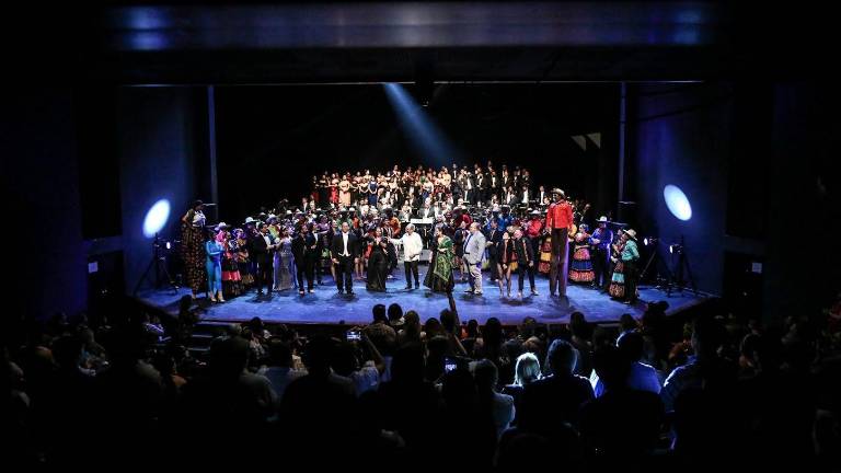 Gran fiesta se disfruta en el inicio de los festejos del 50 aniversario de Difocur-Isic.