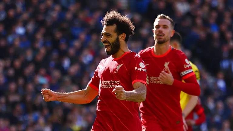 Mohamed Salah marca el segundo gol del Liverpool en el partido.