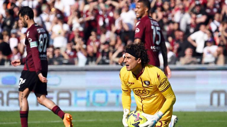 Guillermo Ochoa no pudo evitar, en esta ocasión, la derrota del Salernitana.
