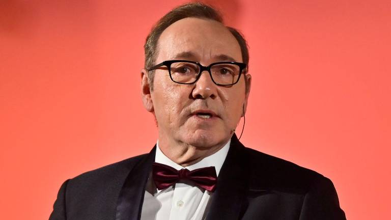 Kevin Spacey enfrenta a un nuevo jurado en Londres por supuestas agresiones sexuales.