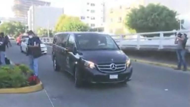 La carroza fúnebre con los restos de Vicente Fernández.