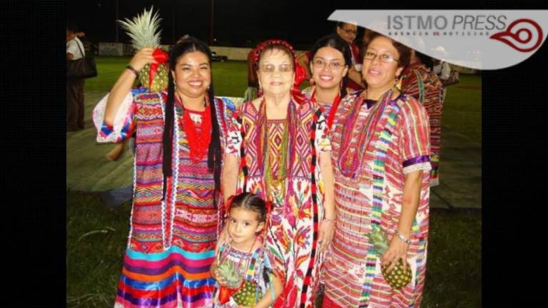 Paulina Solís Ocampo fue la creadora del tradicional baile “Flor de Piña”.
