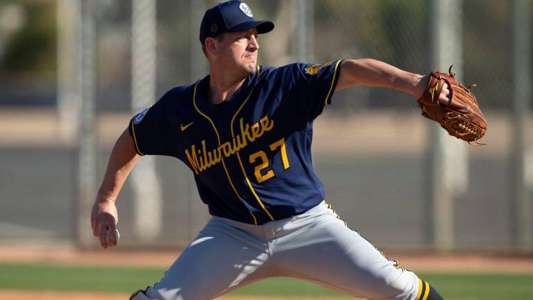 Jordan Zimmermann aceptó otro contrato de liga menor de los Cerveceros de Milwaukee.