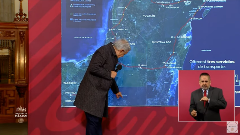 El Presidente Andrés Manuel López Obrador explica los avances en el proyecto del Tren Maya.