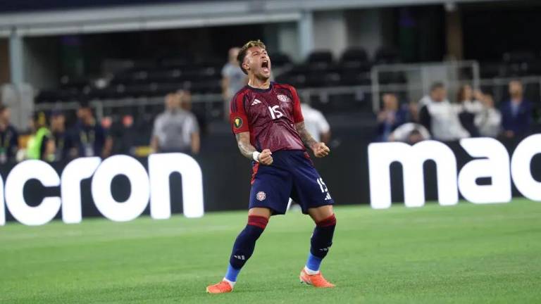 Costa Rica vence 2-1 a República Dominicana.