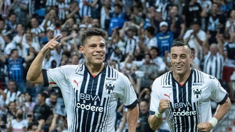 ‘Poncho’ González anota tres goles por Monterrey.