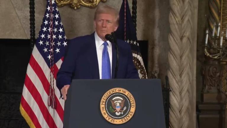 Trump declaró que los aranceles alcanzarían también a los semiconductores y productos farmacéuticos.