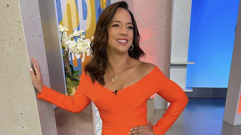 Adamari López se sincera sobre su separación con Toni Costa.