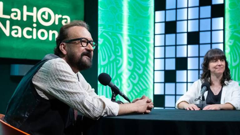 El INE consideró desproporcionado prohibir la transmisión del programa “La Hora Nacional” durante el proceso electoral.