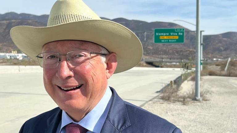 El embajador de EU de México, Ken Salazar, llamó a la Presidenta Claudia Sheinbaum y a Juan Ramón de la Fuente, titular de la SRE, a enfocarse en la seguridad.