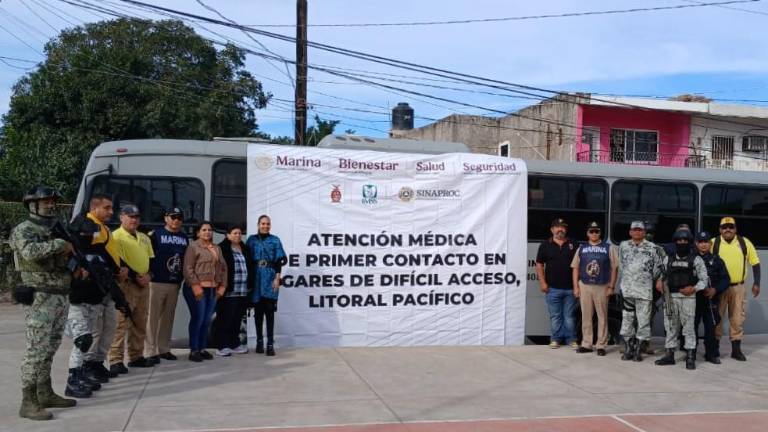 La brigada está compuesta por médicos, enfermeros, odontólogos y peluqueros.