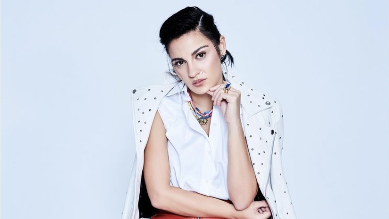 Maite Perroni reaparece en redes sociales tras la polémica de una supuesta infidelidad entre Andrés Tovar y Claudia Martín.