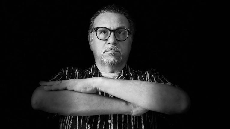 Luis Humberto Crosthwaite nació en Tijuana, en 1962, y es el escritor más emblemático de la frontera norte de México.