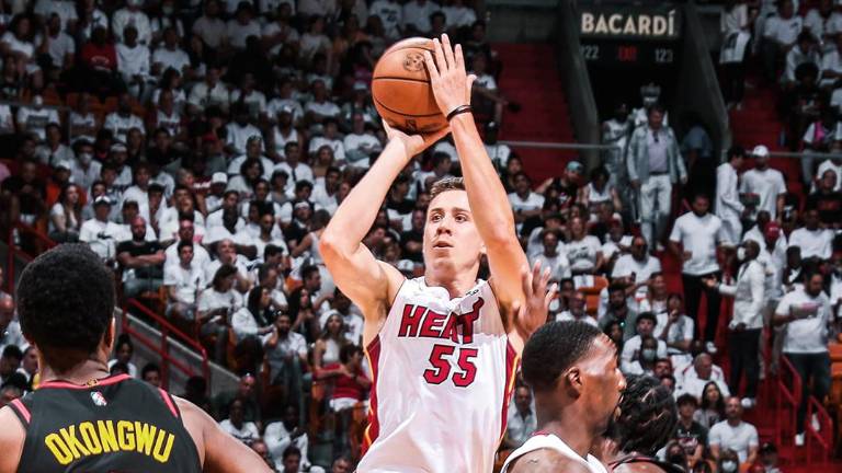 Duncan Robinson logró 27 puntos.
