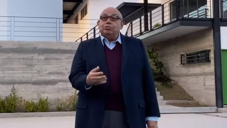 Alfredo Pallares cumple 50 años de trayectorie en el Instituto Chapultepec.