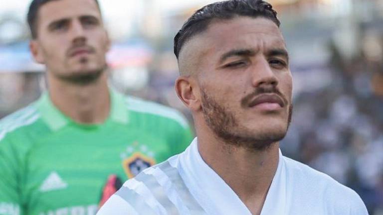 Jonathan dos Santos fue titular en el duelo del LA Galaxy ante Whitecaps de Vancouver.