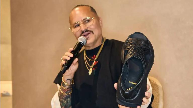 El diseñador Willy Chavarría es reconocido en el mundo de la moda por su crear diseños con raíces latinas, cultura chicana, de las comunidades marginadas y las luchas sociales.
