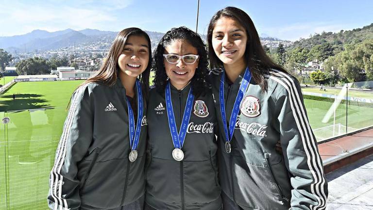Mónica Vergara llamó a Alison González y Nicole Pérez al combinado mexicano.