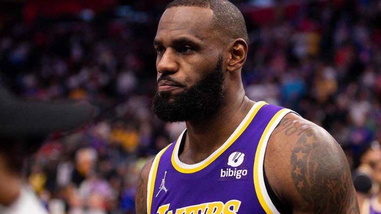 LeBron James estará fuera algunos juegos.