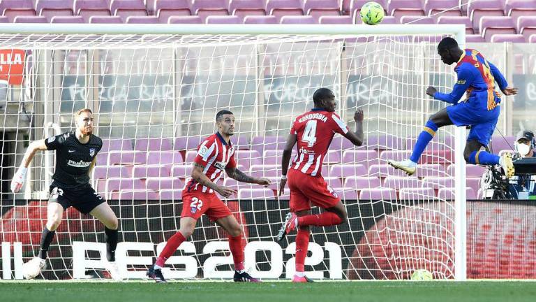 Dembélé erró un gol clarísimo sobre el final.