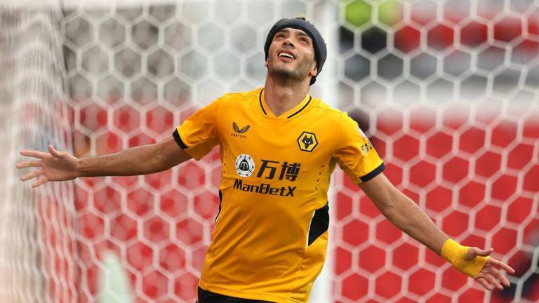 Raúl Jiménez está listo para reaparecer en la Premier.