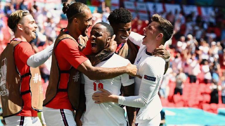 Raheem Sterling marcó el primer gol de Inglaterra en la Euro.