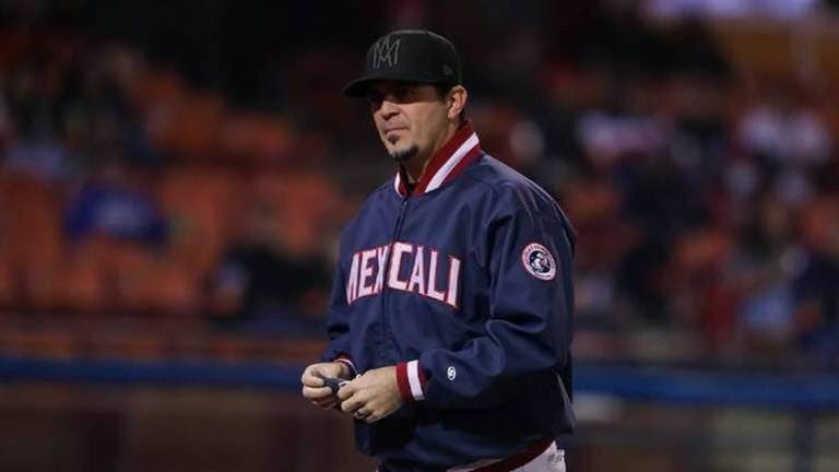 En la LMP, Gil Velázquez dirigió a los Águilas de Mexicali.
