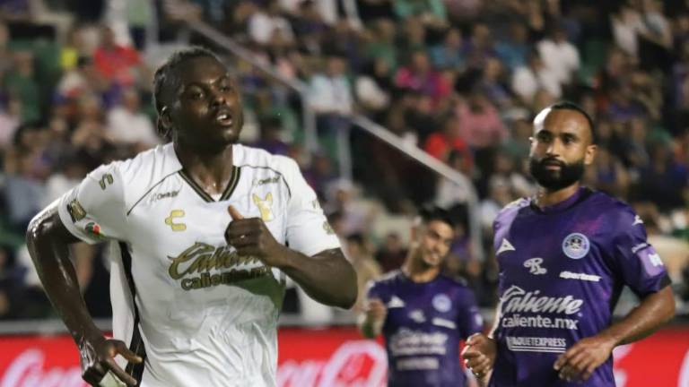 Frank Boya festeja su gol.
