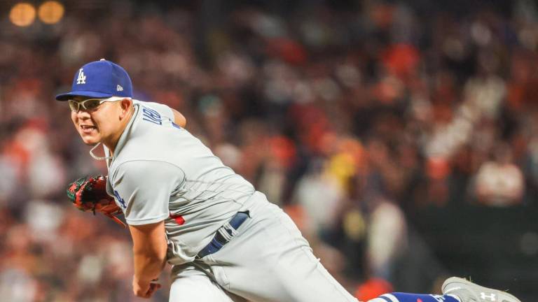 Julio Urías se lleva el reconocimiento.