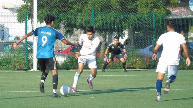 El título de la Copa Universitaria de futbol está cerca de conocer a su nuevo dueño.