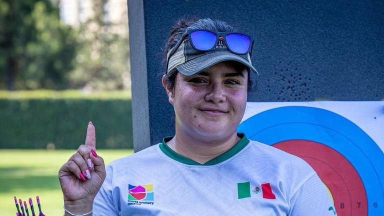Andrea Maya Becerra se cuelga dos preseas.