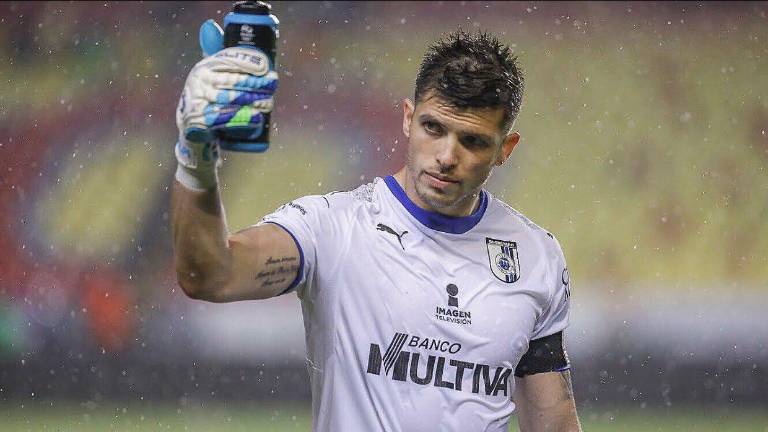 Tiago Volpi jugó en la Liga MX con Querétaro.