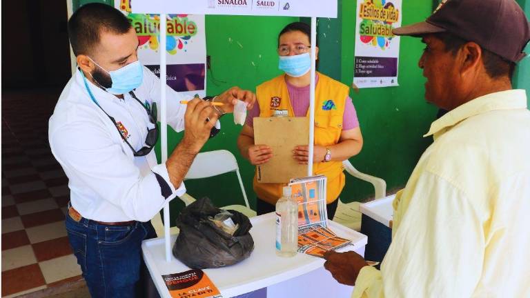 Vecinos de Isla del Bosque pudieron realizarse pruebas para detectar enfermedades.