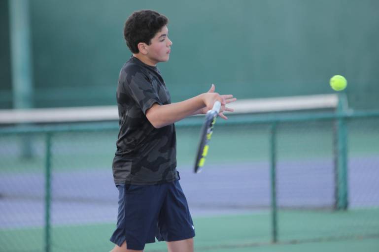 Preparan sus saques en Copa Amstel de Tenis, en El Cid
