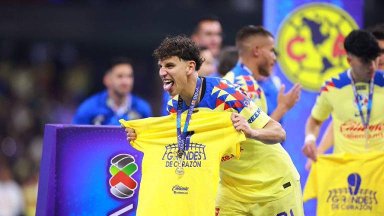 Igor Lichnovsky seguirá de amarillo.