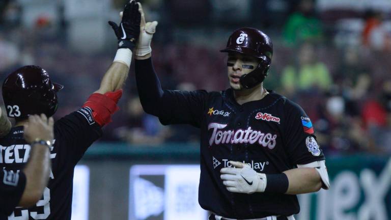 Joey Meneses lució a la ofensiva por Tomateros.