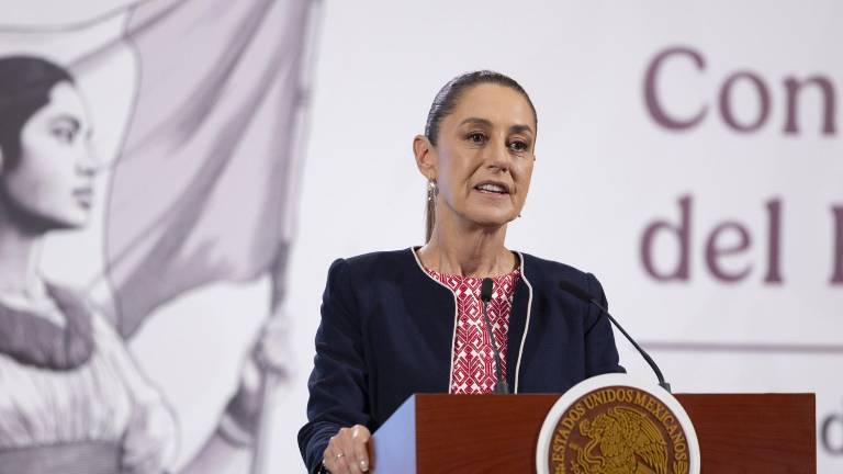 La Presidenta Claudia Sheinbaum Pardo señala que revisan la solicitud de dar protección a Alejandro Moreno.