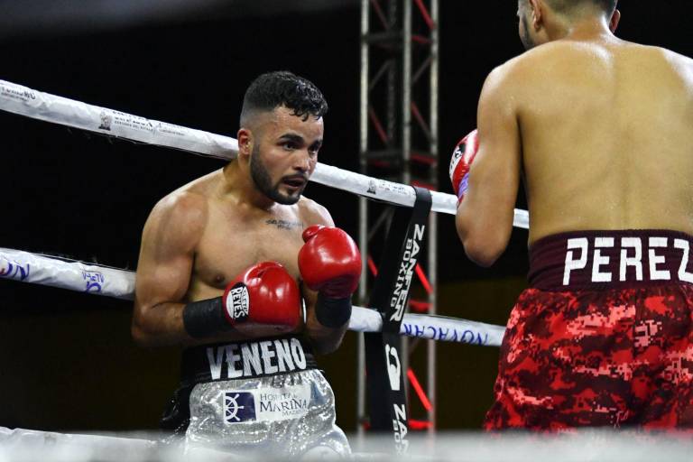 ‘Veneno’ Aréchiga noquea en el séptimo asalto y enciende la noche de boxeo en Culiacán