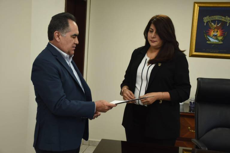 Tras separación del cargo y acuerdo reparatorio, solicita Madueña reelegirse