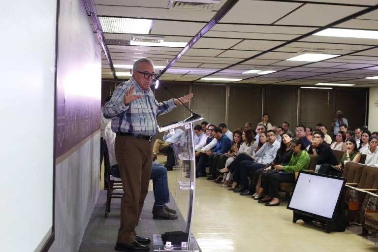En Culiacán la actividad económica y nocturna está activada, según el Gobernador Rocha