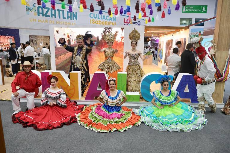 Ilumina realeza del Carnaval de Mazatlán el Tianguis Turístico
