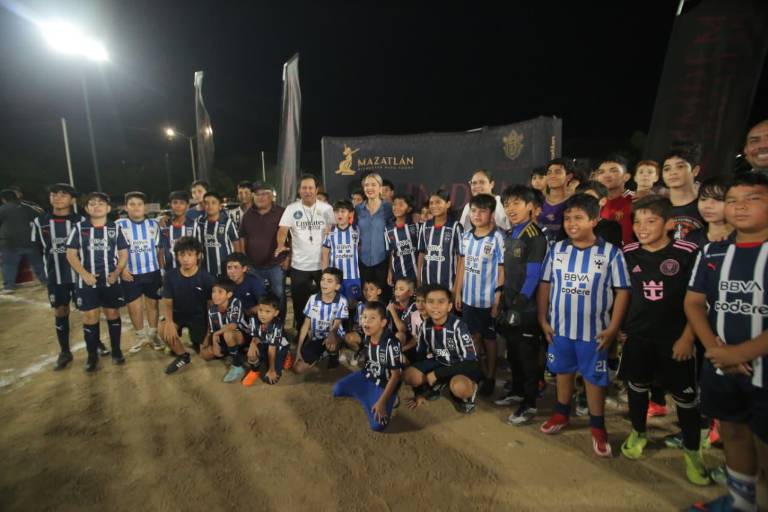 Mazatlán refuerza su infraestructura deportiva con nueva iluminación en el campo Las Misiones