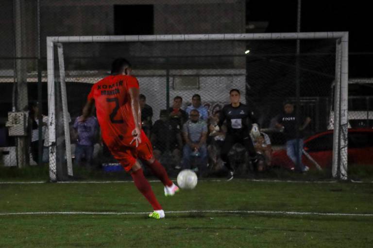 Panaderos y Pachisa pegan primero en Torneo Intercanchas 2025