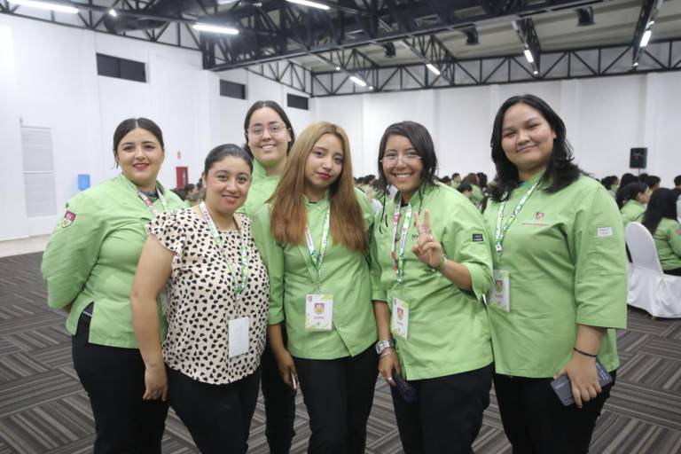 Comparten chefs sus conocimientos en el Congreso de Gastronomía de Mazatlán